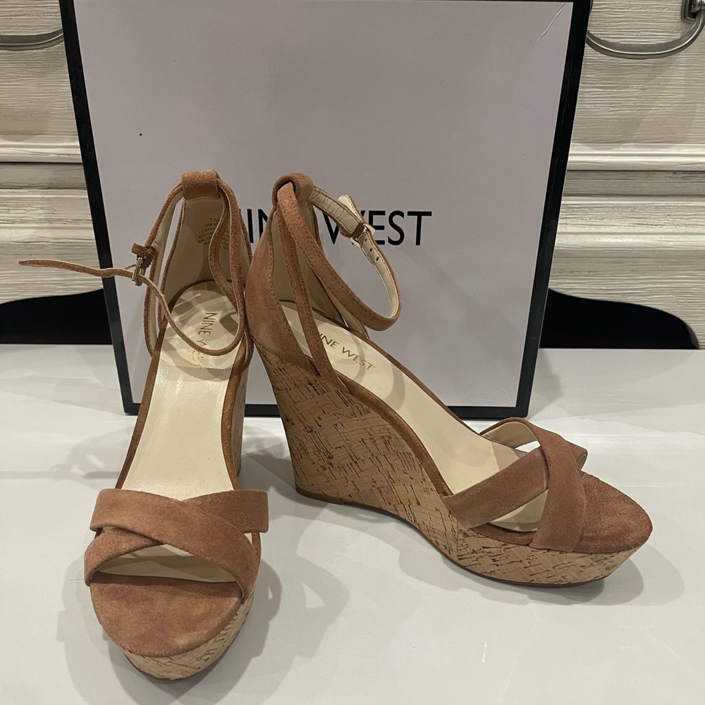 NEW! Nine West camel suede wedges size 7.5